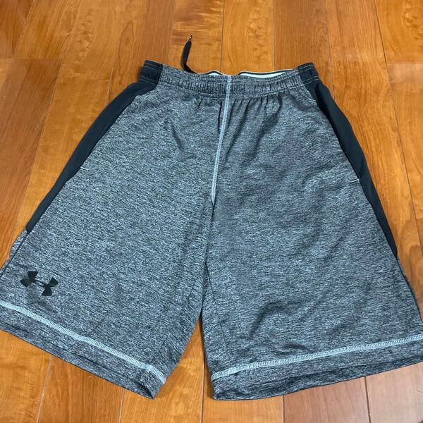 美品 アンダーアーマー 短パン ハーフパンツ ボトムス グレー SM 野球 サッカー ナイキ プーマ adidas