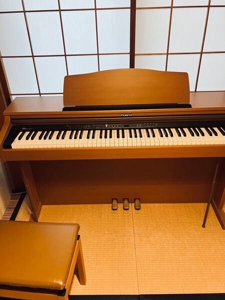 ローランド 電子ピアノ HP103 引き取り限定 まずコメントください。