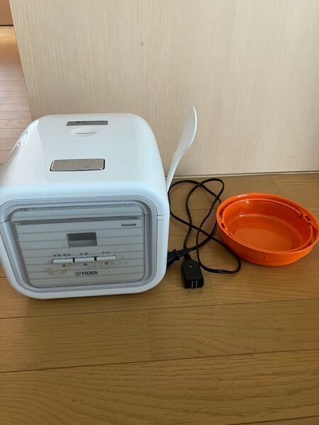 TIGER JAJ A552 マイコン炊飯器 tacook 0.54L 3号炊き TIGER 炊飯器