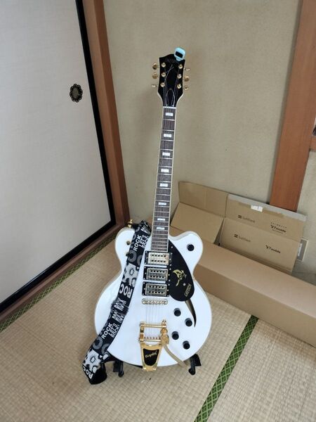 グレッチ 限定モデル セミアコ ホワイト エレキギター