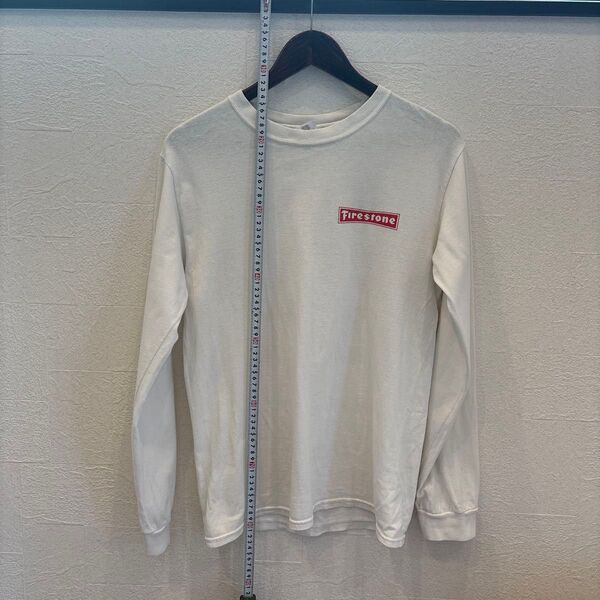 Firestone ロゴ入り長袖Tシャツ ホワイト ファイヤーストーン 長袖カットソー ホワイト ロングスリーブ Tシャツ