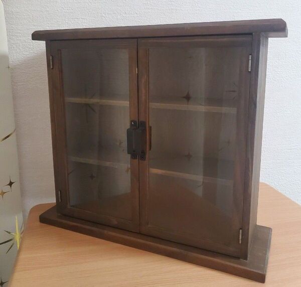 木製扉 ガラスキャビネット ブラウン 収納棚 飾り棚