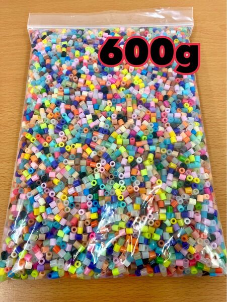 新品 アイロンビーズ600g 約10000個