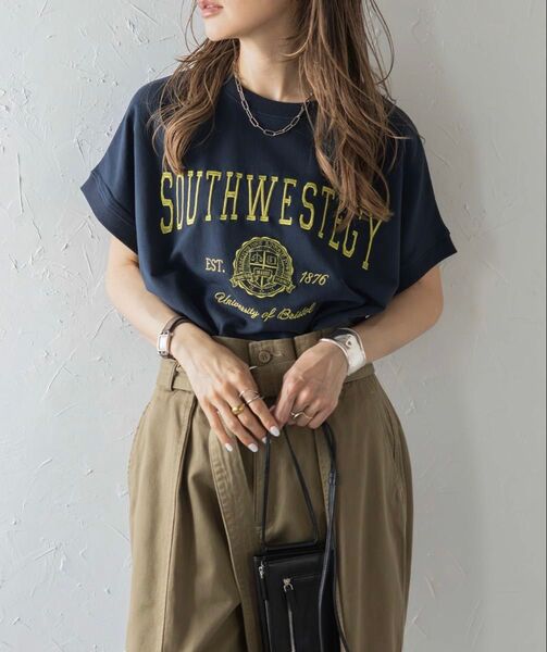新品タグ付 Bonjour Sagan カレッジ刺繍ピグメントスウェットTシャツ