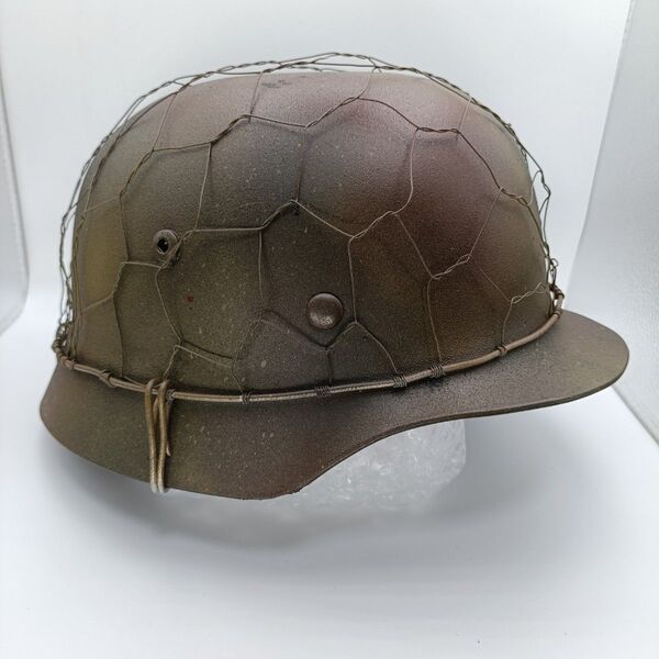 ドイツ軍 M35ヘルメット ナチスドイツ軍シュタールヘルム 迷彩塗装 チキンワイヤ