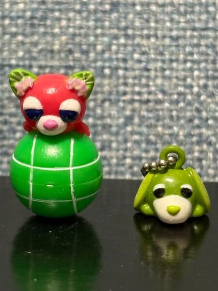 レトロなフィギュアとお茶犬のキーホルダー 2個セット