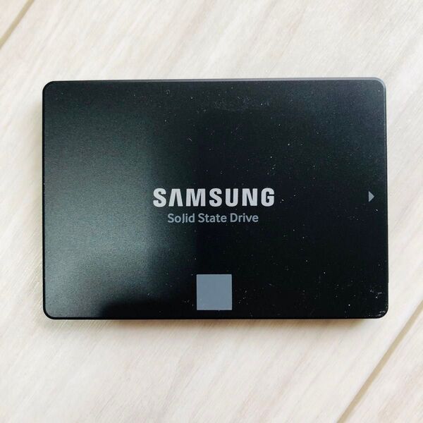 SATA SSD 2.5インチ 1TB