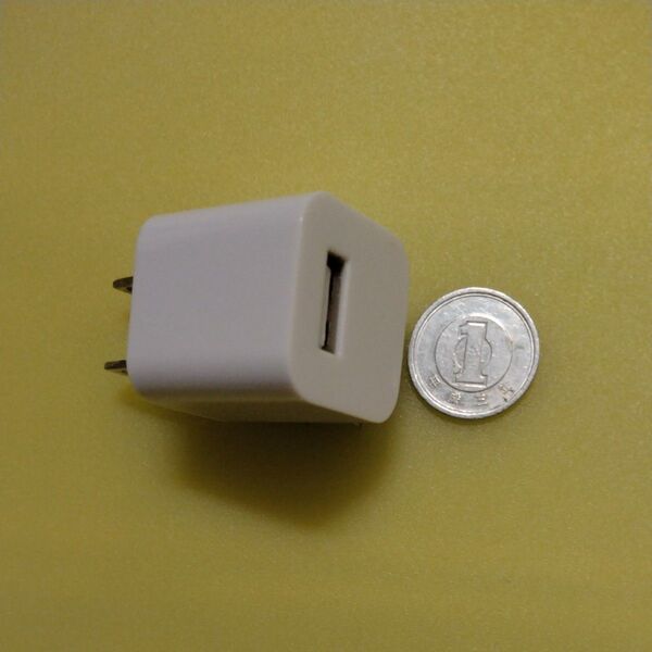USB充電器 小さいACアダプター 白 5v1A 新品