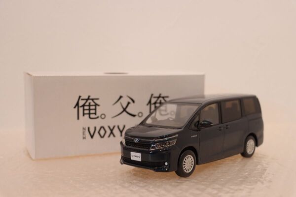 ヴォクシー voxy 80系前期 ハイブリッド カラーサンプルミニカー 非売品 ブラキッシュアゲハガラスフレーク