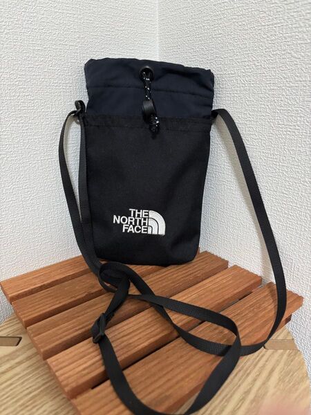 THE NORTH FACE ストリングギャザーミニショルダー BLACK