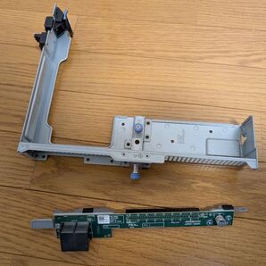 PowerEdge R740のパーツ、PCIeライザーとカバー