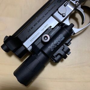 新品X400 ULTRAタイプLEDウェポンライト ドットサイト 樹脂製 レプリカ