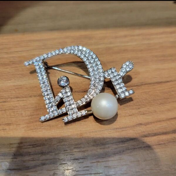 Dior ブローチ パール シルバー アクセサリー ブローチ SILVER