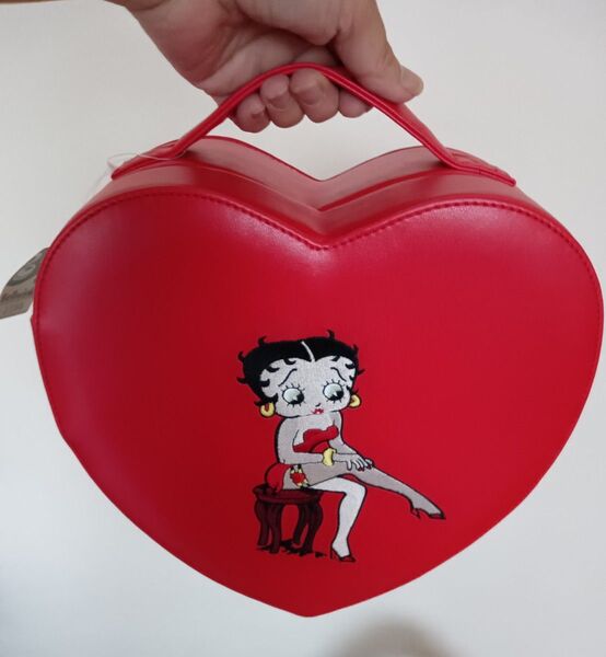 【新品】BETTY BOOP ベティちゃん ハート型 小物入れ 化粧ケース バッグでも可愛い ヴィンテージ
