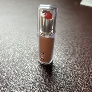 laka リップスティック レッド