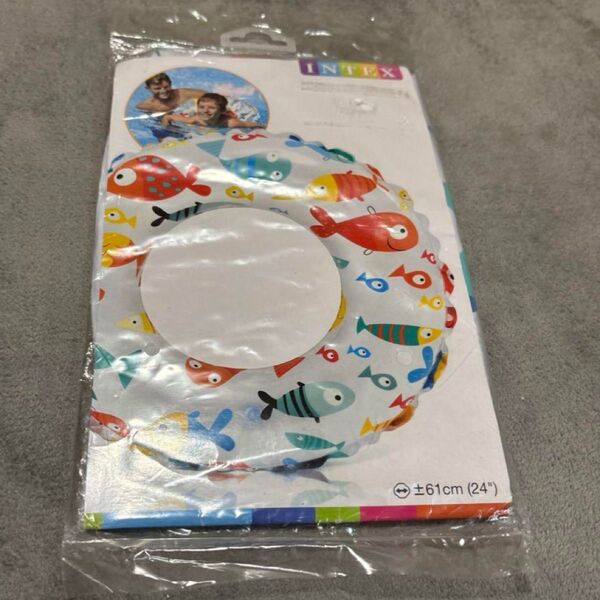 新品 未使用 未開封 Intex カラフル魚デザイン 浮き輪 61cm うきわ 海水浴