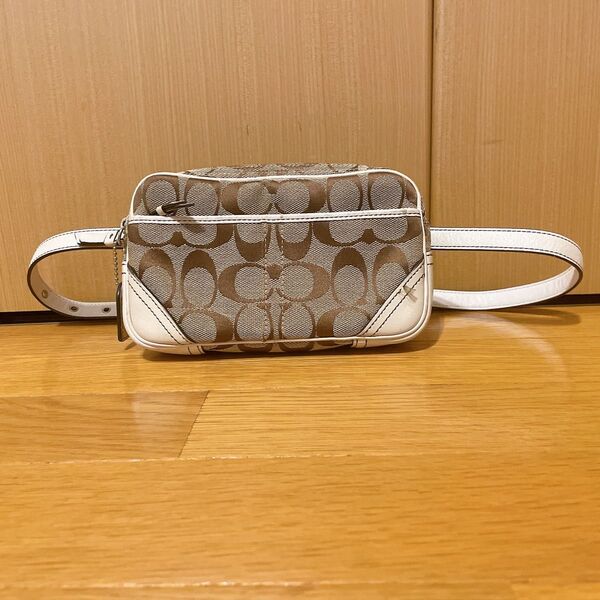 【美品】コーチ COACH ウェストポーチ ウェストバッグ ホワイトレザー シグネチャー ショルダーバッグ ボディバッグ