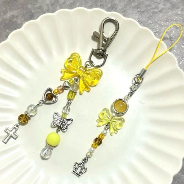 ハンドメイド ビーズキーホルダー イエロー チャーム オーロラ 推し ストラップ ハンドメイド