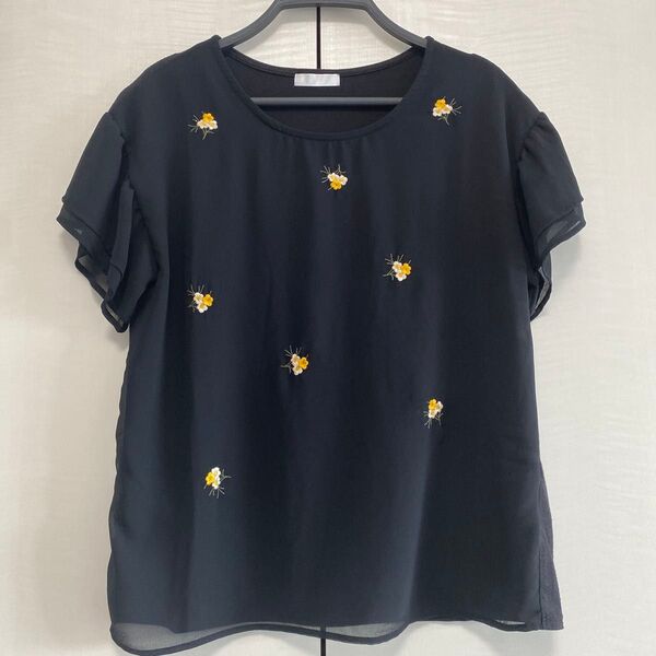 トップス 刺繍 花柄 フリル【Lサイズ】