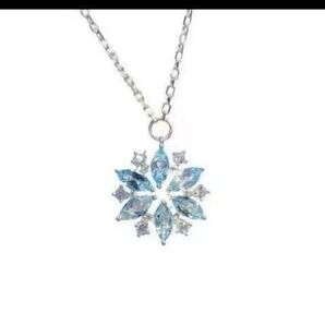 雪の結晶ネックレス Snowflakeライトブルー ネックレス 新品
