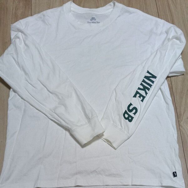 ナイキ NIKE ロンT Tシャツ 長袖 メンズ SB スネーク ホワイト