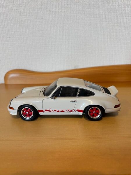 エブロ1/24 ポルシェ911カレラRS2.7 ホワイト/レッド