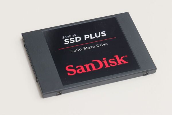 SanDisk SSD PLUS 2TB SATA 2.5インチ SDSSDA-2T00