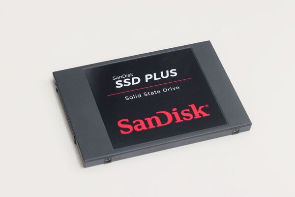SanDisk SSD PLUS 2TB SATA 2.5インチ SDSSDA-2T00