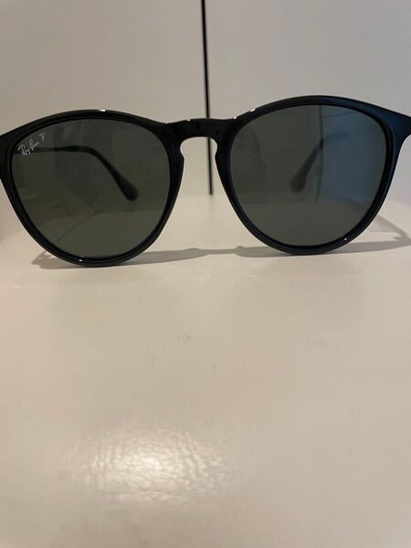 Ray-Ban レイバンサングラスRB4171 Erika 601/ 偏光レンズ 値下げ不可!新品未使用!