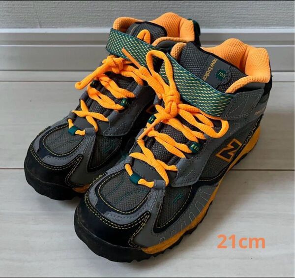 ニューバランス トレッキングシューズ 登山靴 キッズ ジュニア 21cm