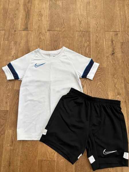 NIKE スポーツウェア 上下セット 半袖ハーフパンツ 140