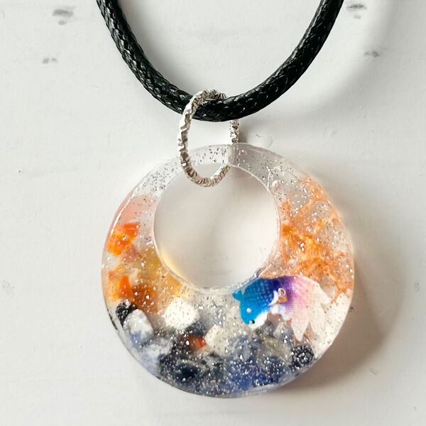 ハンドメイドネックレス レジン 金魚 和柄