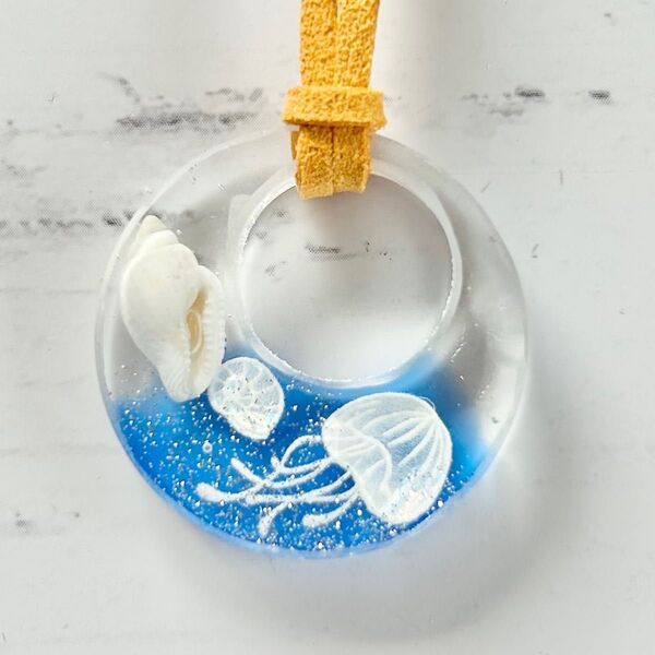 ハンドメイド ネックレス アクセサリー レジン 星の砂 クラゲ