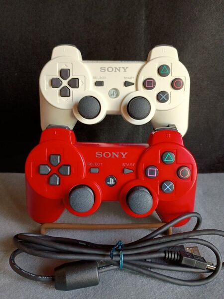 PS3 DUALSHOCK3 デュアルショック3 ホワイト1個とレッド1個おまけUSBケーブル1本