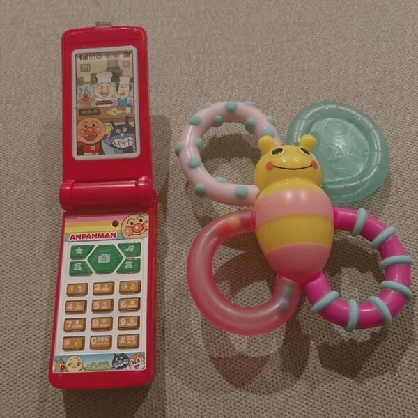 アンパンマン ケータイ ガラケー 携帯 サッシー カミカミみつばち 歯固め ベビー 赤ちゃん 子ども おもちゃ