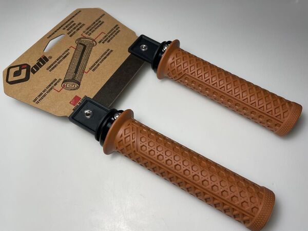 新品 未使用 Odi グリップ ロックオングリップ ワッフルパターン 1ペア ブラウン