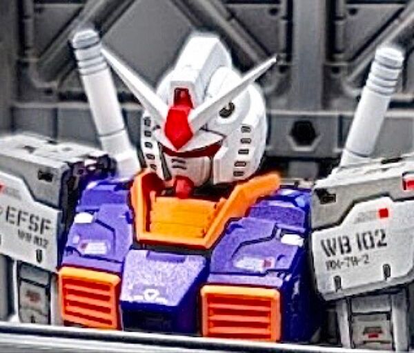 RG RX-78-2 ガンダム Ver2.0 格納庫セット塗装完成品