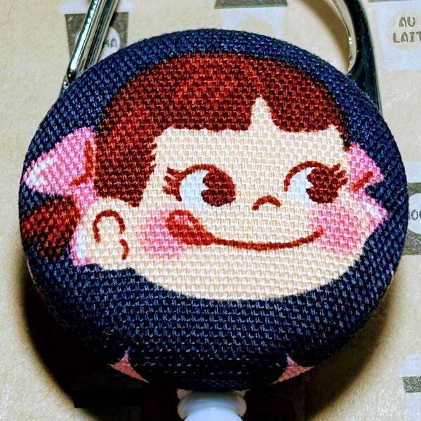 リールキーホルダー B198★ハンドメイド ペコちゃん
