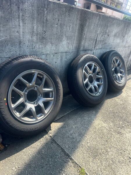 ジムニーjb64 BRIDGESTONE DUELER H/T 純正タイヤホイール 4本セット 背面タイヤ付き ①