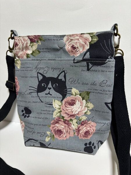 ハンドメイド ポシェット ショルダーバッグ ハチワレ猫×花柄
