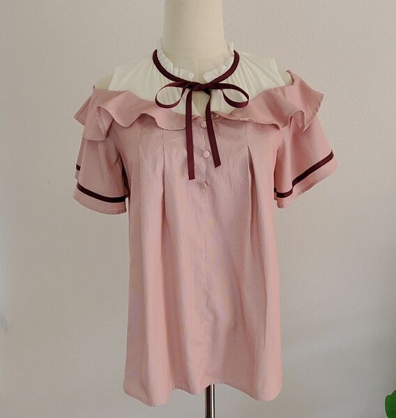 未使用品 axes femme POETQUE ラッフルフリル襟肩あきBL 赤 ブラウス
