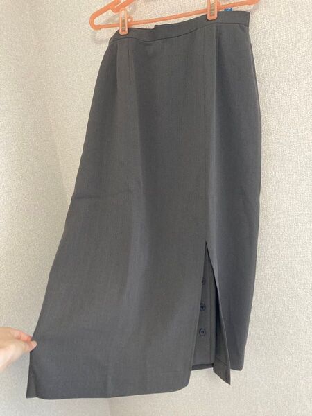 ロングスカート グレー Lサイズくらい 後ろチャック スリットボタン