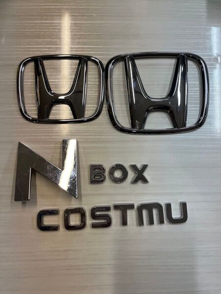 ホンダ N BOX カスタム エンブレム