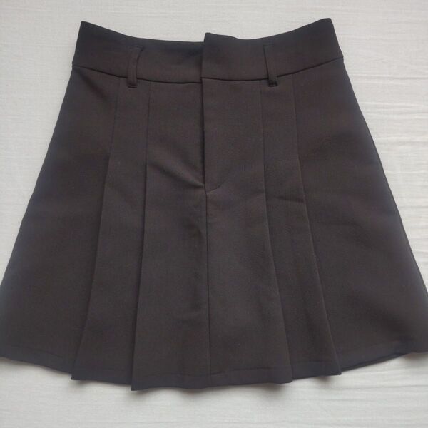 未使用 INGNI 黒のプリーツミニスカート 後ろゴム スカパン