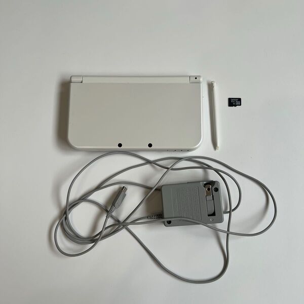 New Nintendo 3DS LL パールホワイト