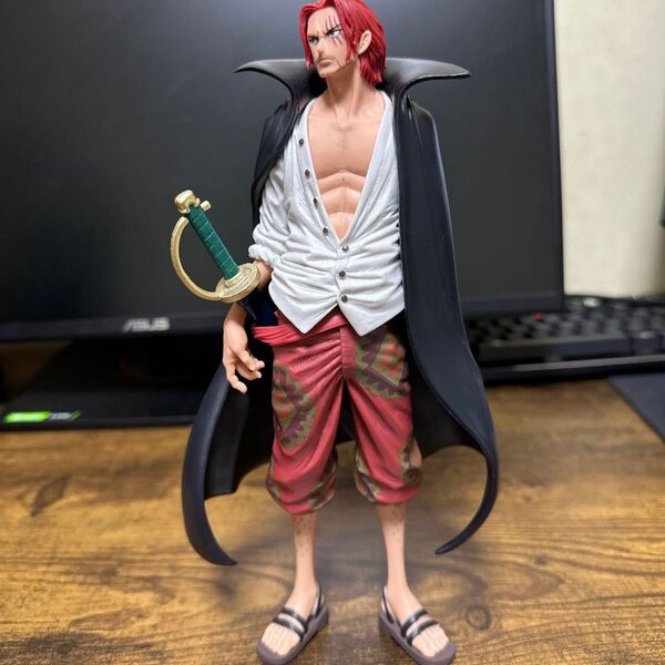 ワンピース フィギュア シャンクス