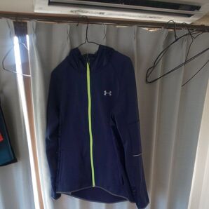 UNDER ARMOUR パーカー