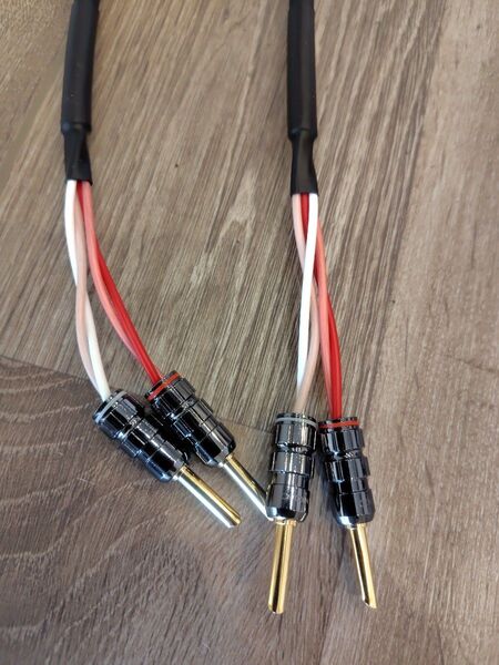 CANARE カナレ 4S8G ベリリウム銅製 金メッキ バナナプラグ・バインディング付 1.5m、2本 スピーカーケーブル。