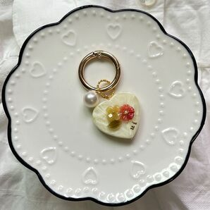 キーホルダー キーチャーム レジン イニシャル カラビナ お名前 ハンドメイド