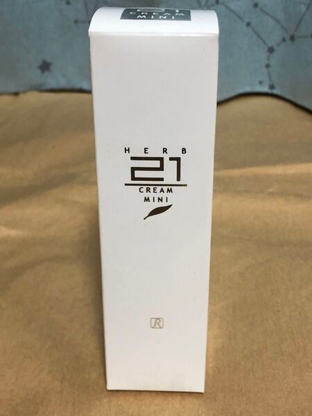 新品未使用 ロイヤル化粧品 ロイヤルハーブ 21クリーム ミニ 30g